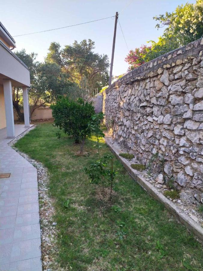 Zobic Family Apartments Rab Town Bagian luar foto