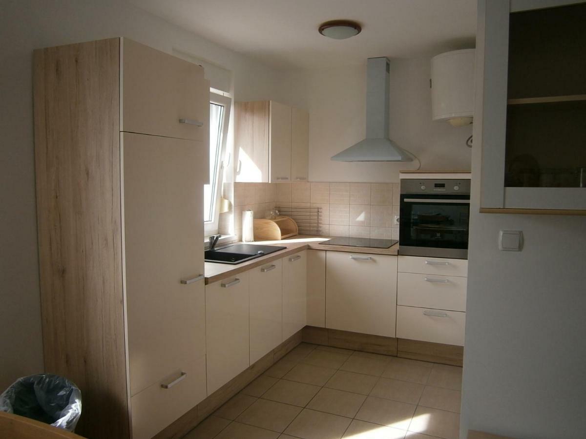 Zobic Family Apartments Rab Town Bagian luar foto